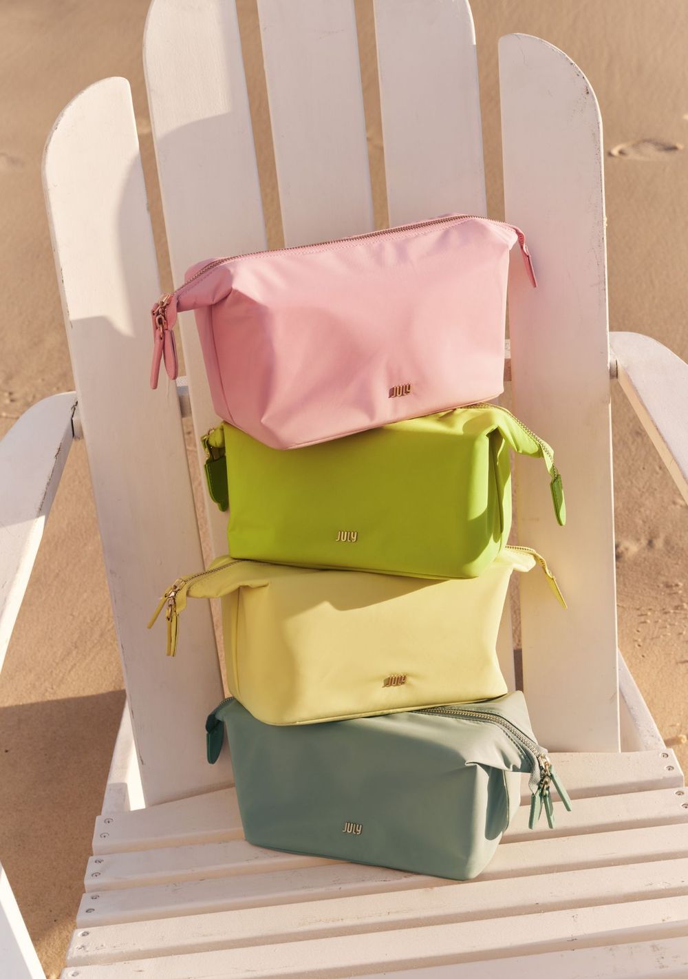 Open_Toiletry_Bag_Mint_2_592f943a6b.jpg