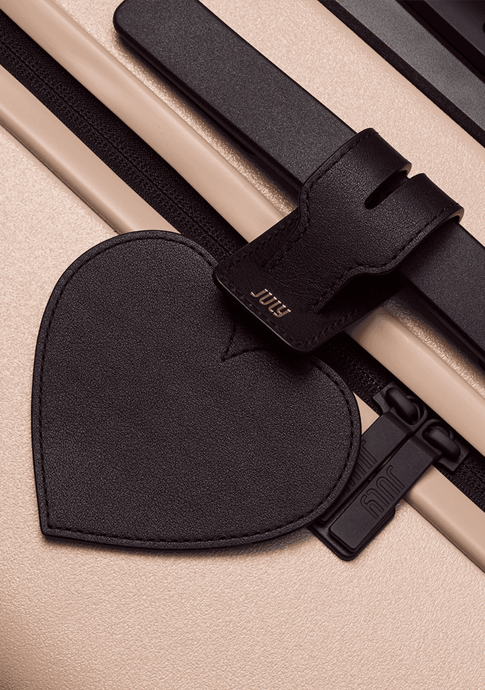 Luggage_Tag_Heart_Black_3_779232bd59.png
