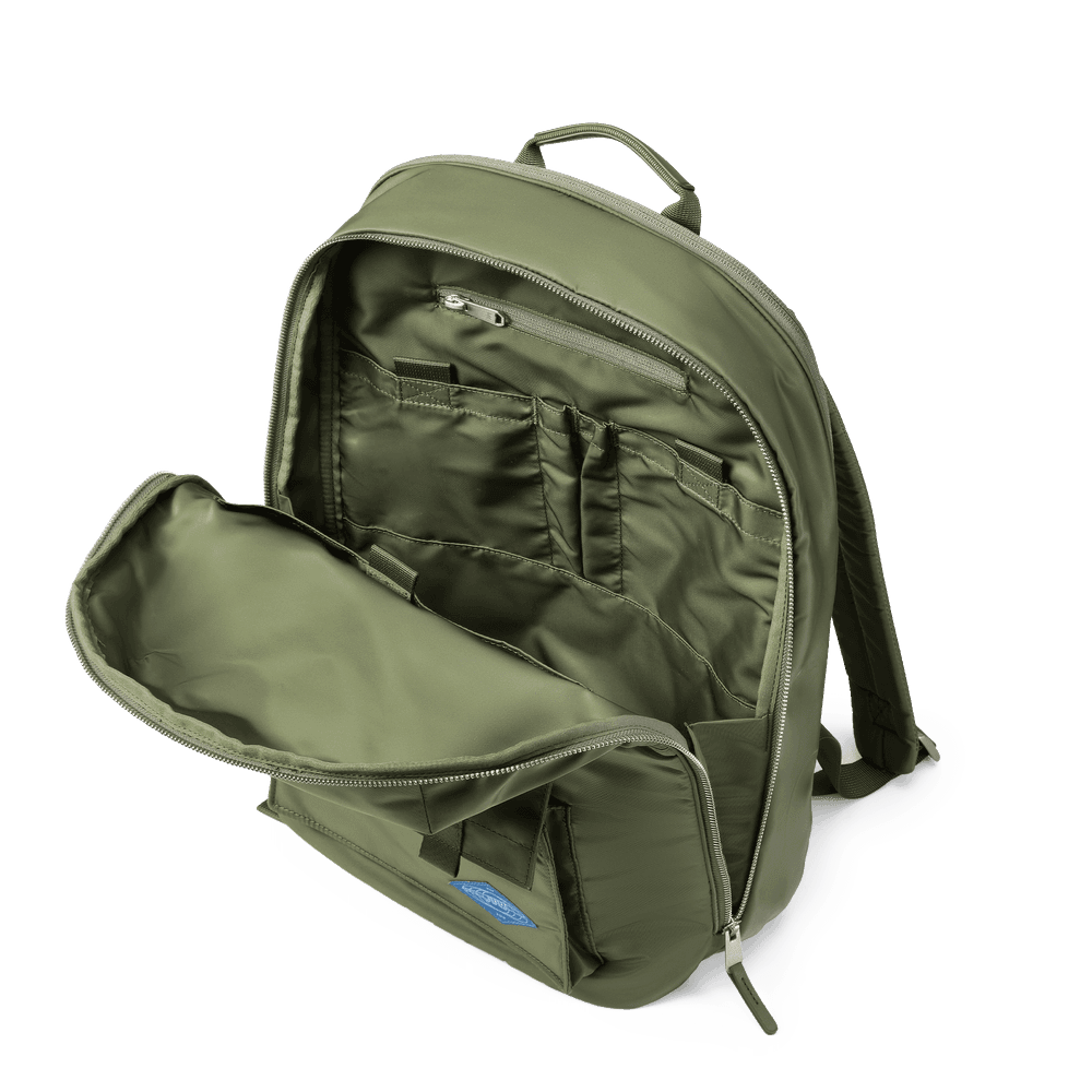 Carrier_Backpack_Hunter_Green_5_a93ffa35ba.png