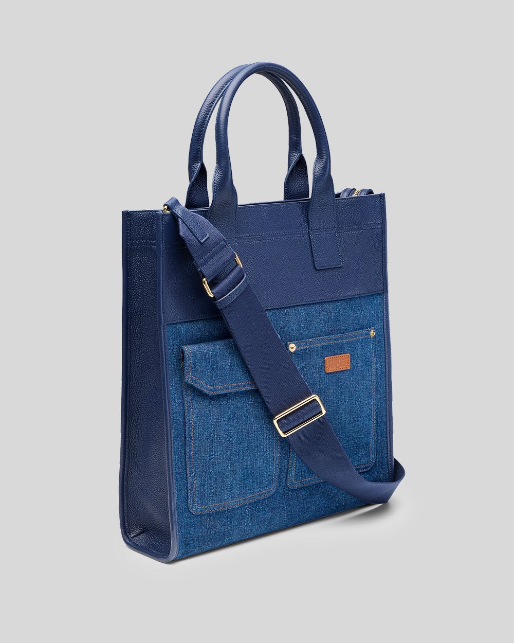 Shop All_Voyager_Book Tote.png