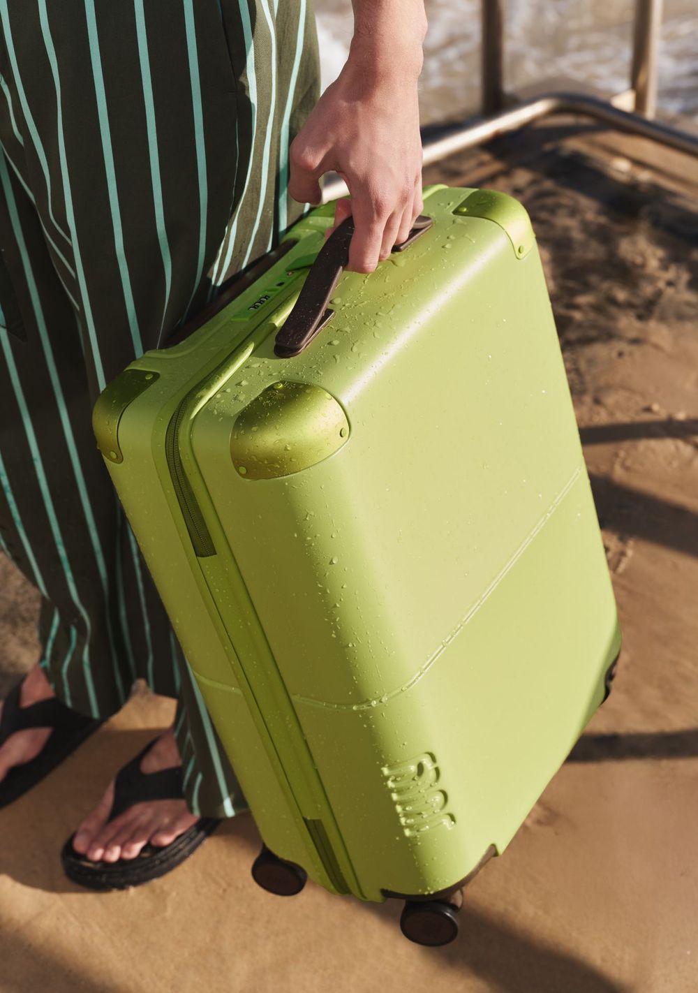 Carry_On_Pistachio_1_8ce1de2d05.jpg