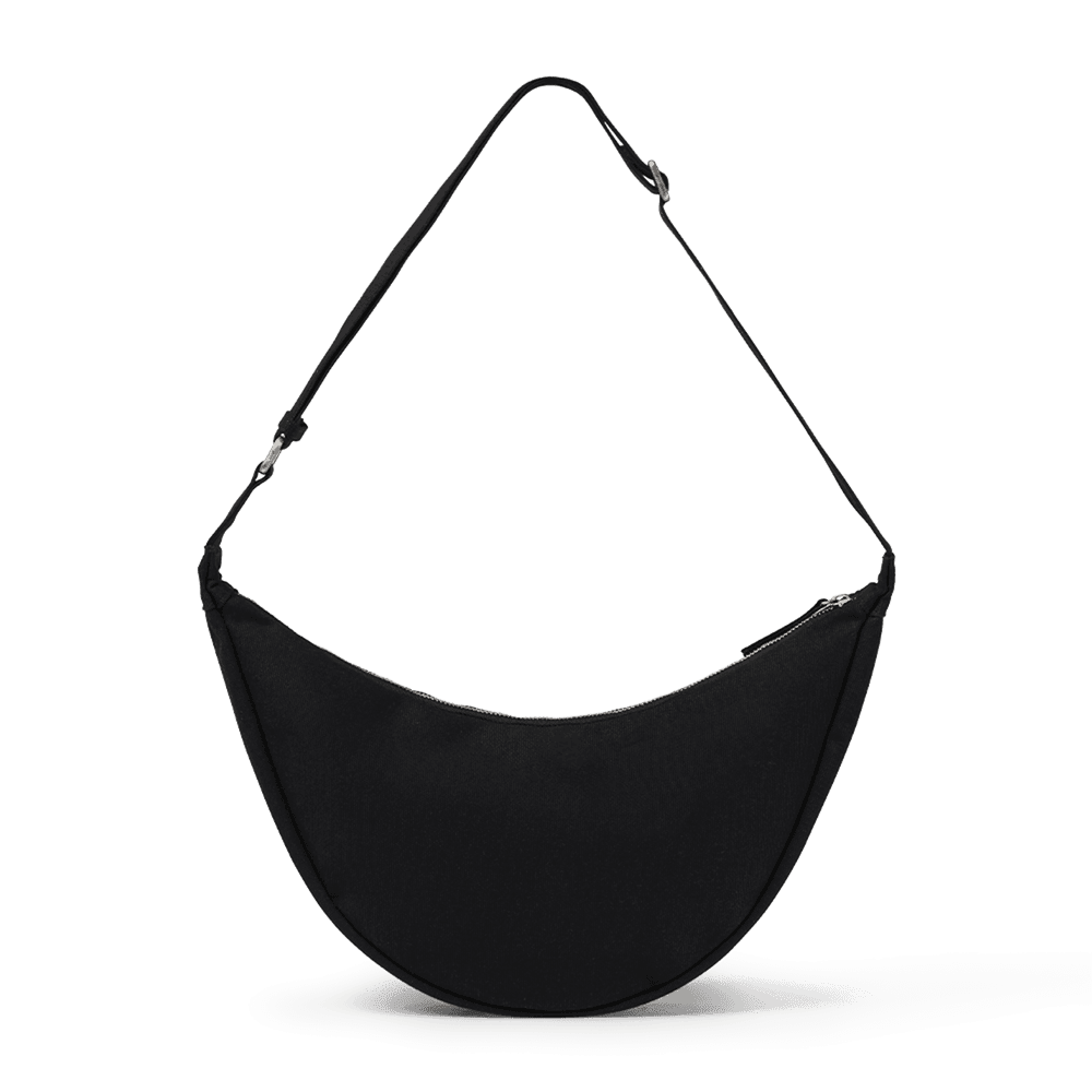 Crescent_Bag_Black_2_1de227e3a9.png